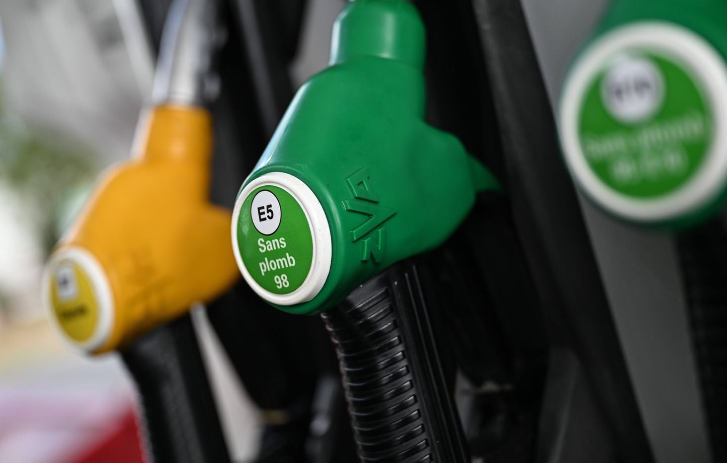 El precio de la gasolina sin plomo alcanza un nivel récord en Francia, el diésel sigue siendo elevado El precio de la gasolina sin plomo alcanza un nivel récord en Francia, el diésel sigue siendo elevado